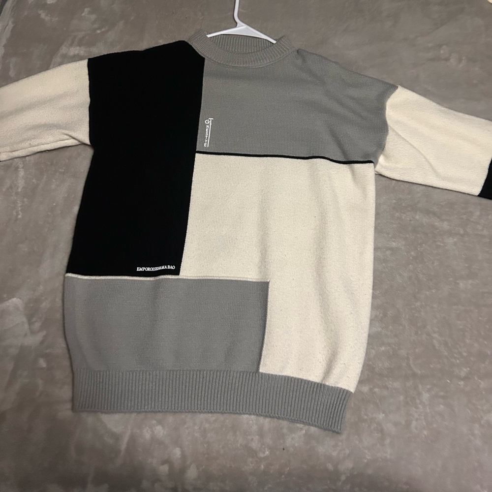 Sweaters - Picture 4 of 6